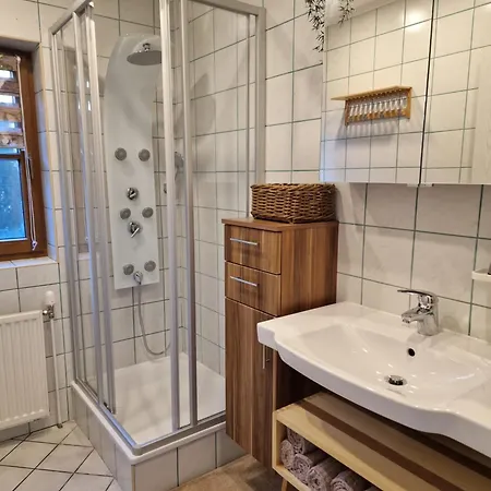 Family House Am Hallstaettersee Bad Goisern