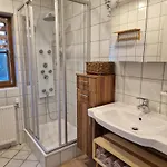 Family House Am Hallstaettersee Bad Goisern