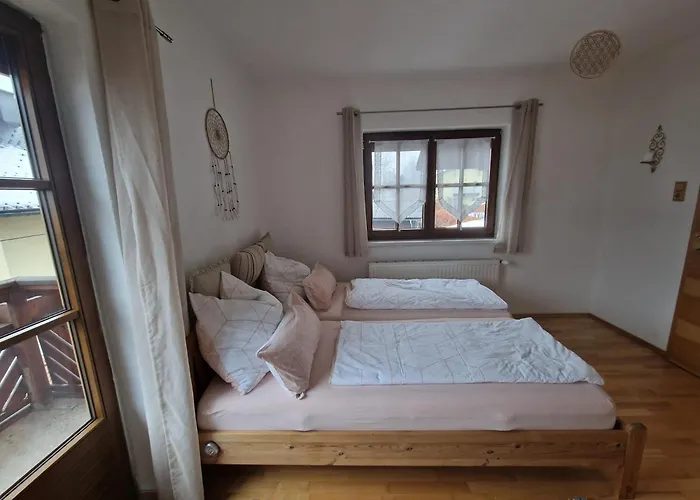 Family House Am Hallstaettersee بيت للعطل *