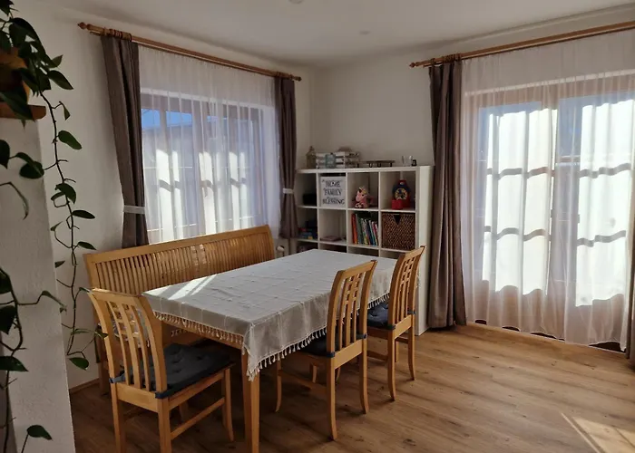 Family House Am Hallstaettersee بيت للعطل *